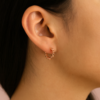 Oro 18K - Pendientes Solidarios “Twist Hoops” - LM®